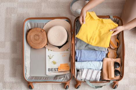 Esențiale pentru bagajul de vacanță. Ce nu trebuie să lipsească din geantă când pleci vara în concediu