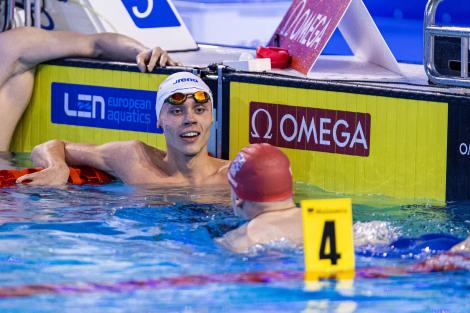 David Popovici, locul 2 în semifinala de 100m freestyle la CE de Înot în bazin scurt. Proba a fost în AntenaPLAY