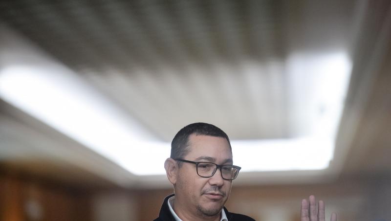Cum arată acum copiii lui Victor Ponta. Imagini rare cu Andrei și Irina Ponta alături de tatăl lor, înaintea dezbaterii electorale