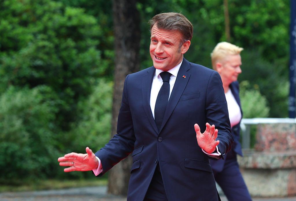 Cum comentează Palatul Élysée imaginile în care Emmanuel Macron ar fi fost bruscat de soție într-o vizită oficială la Hanoi